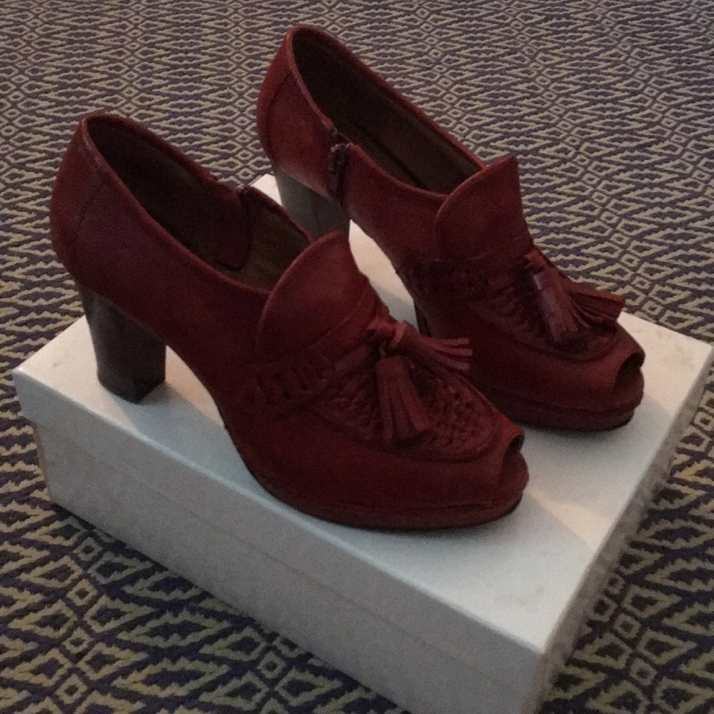 Super Cool Anthropologie Peep Toe Shoeties